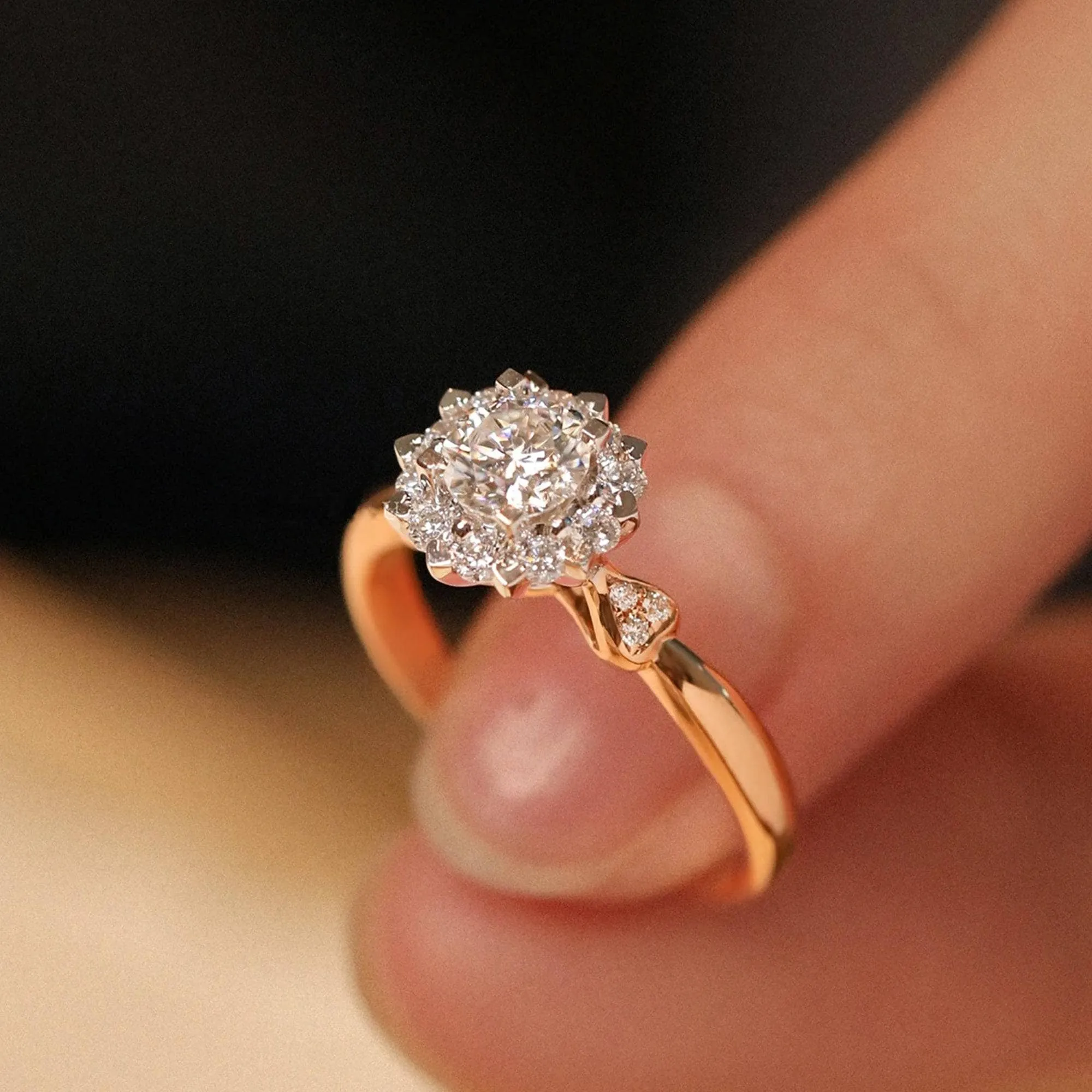 18k Art Deco Round Cut Diamond Halo Engagement Ring