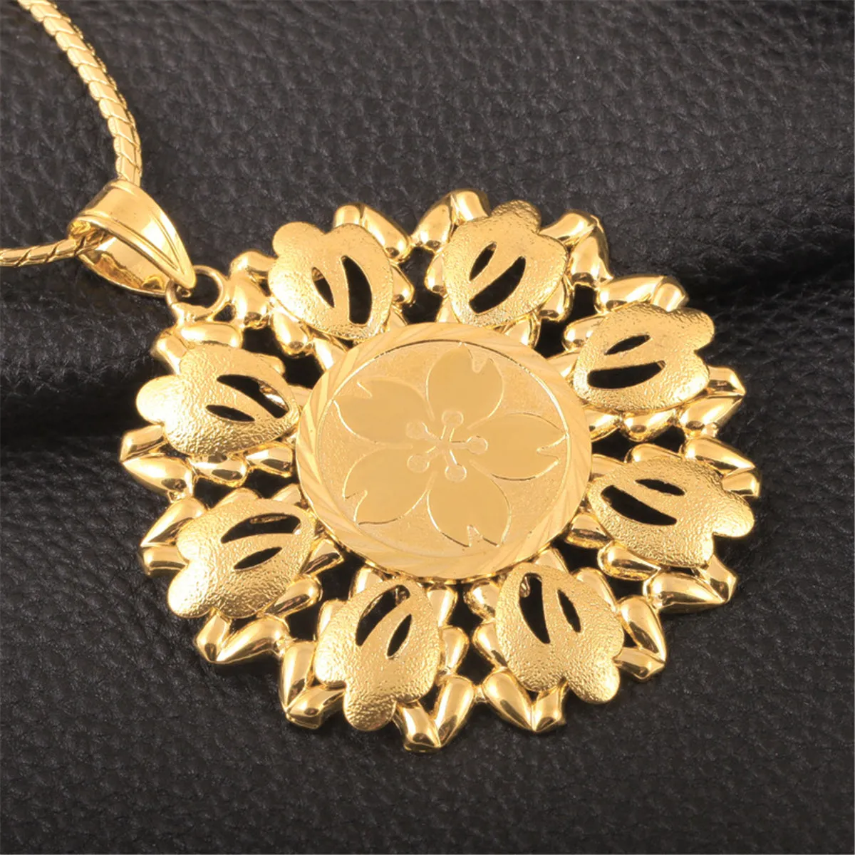 18K Gold-Plated Open Flower Pendant Necklace