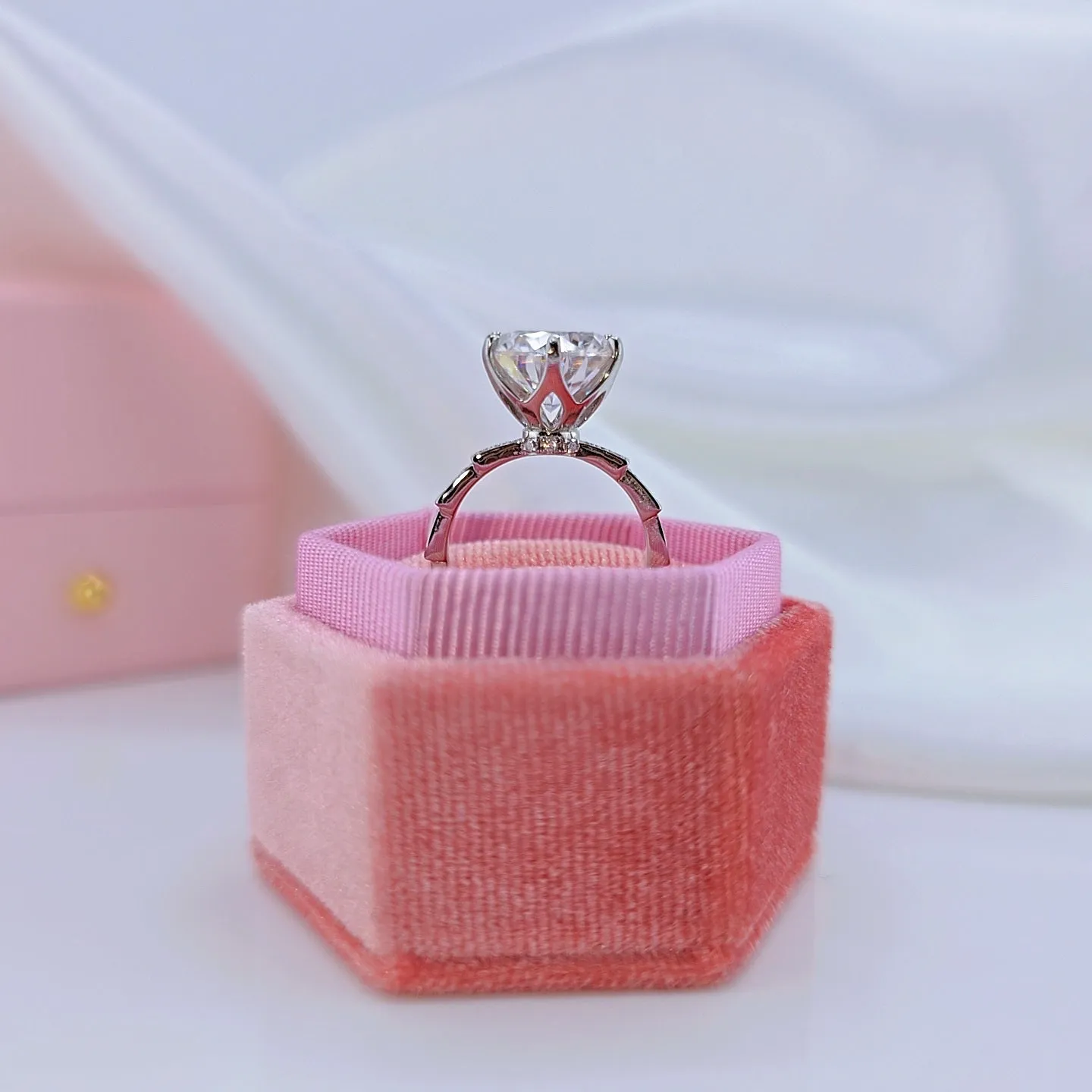 5 Carat Round Cut Diamond Engagement Ring