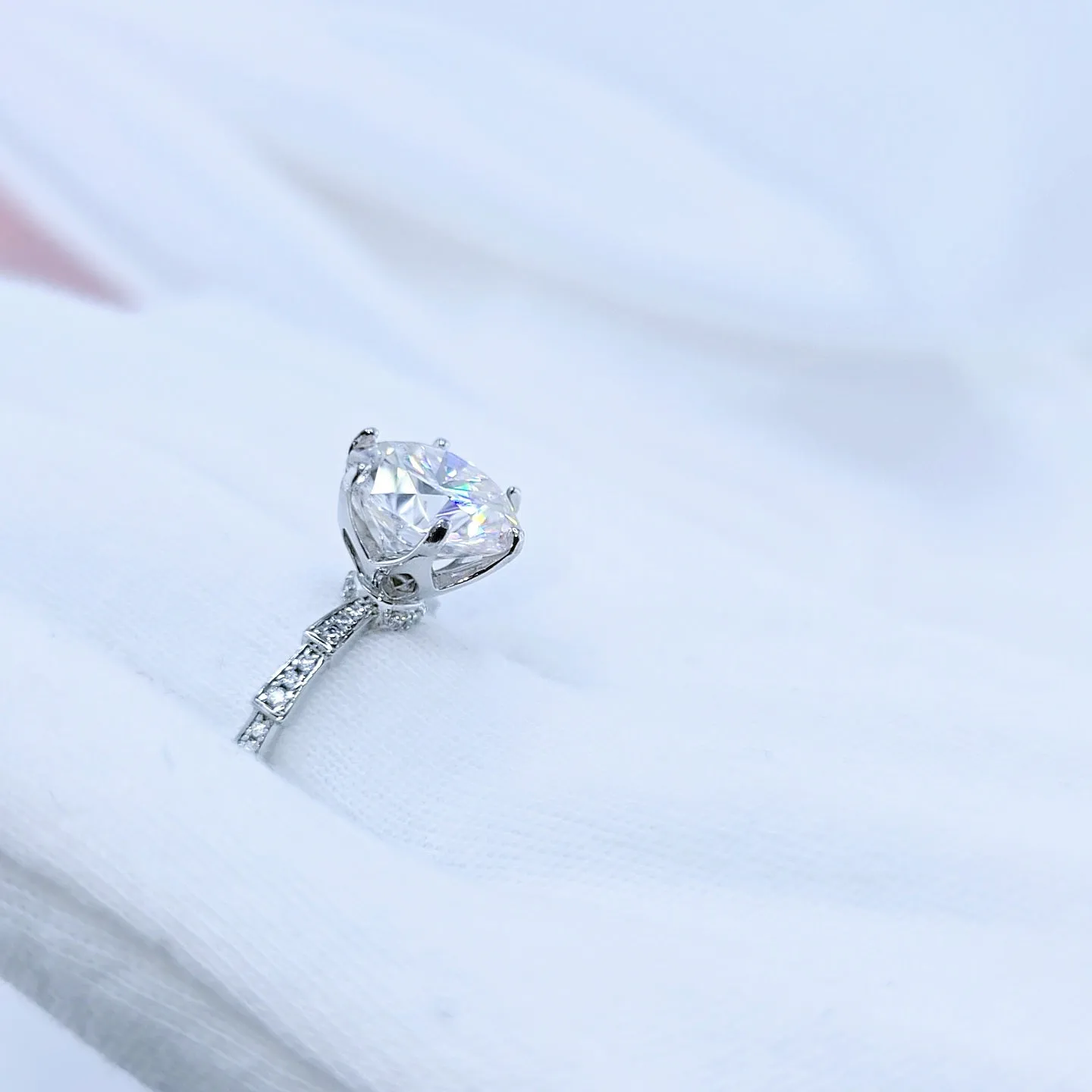 5 Carat Round Cut Diamond Engagement Ring
