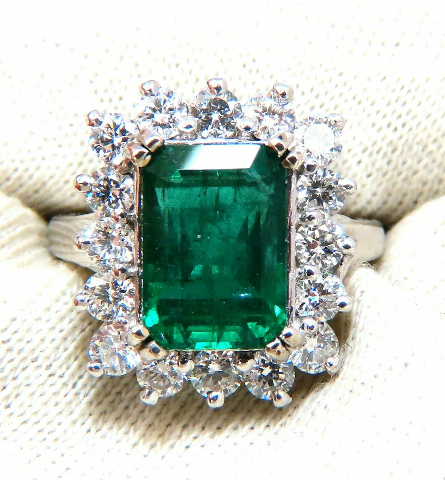 7.15ct Natural Emerald Diamonds Cluster Halo Ring 14kt
