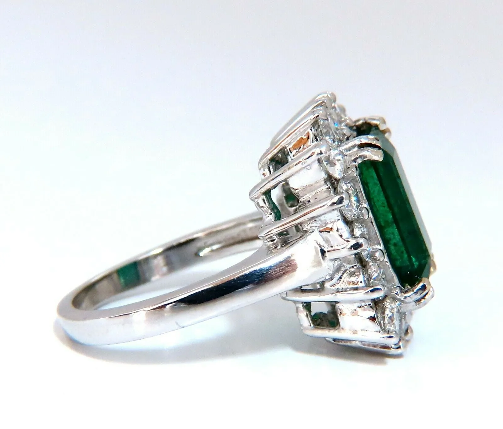 7.15ct Natural Emerald Diamonds Cluster Halo Ring 14kt