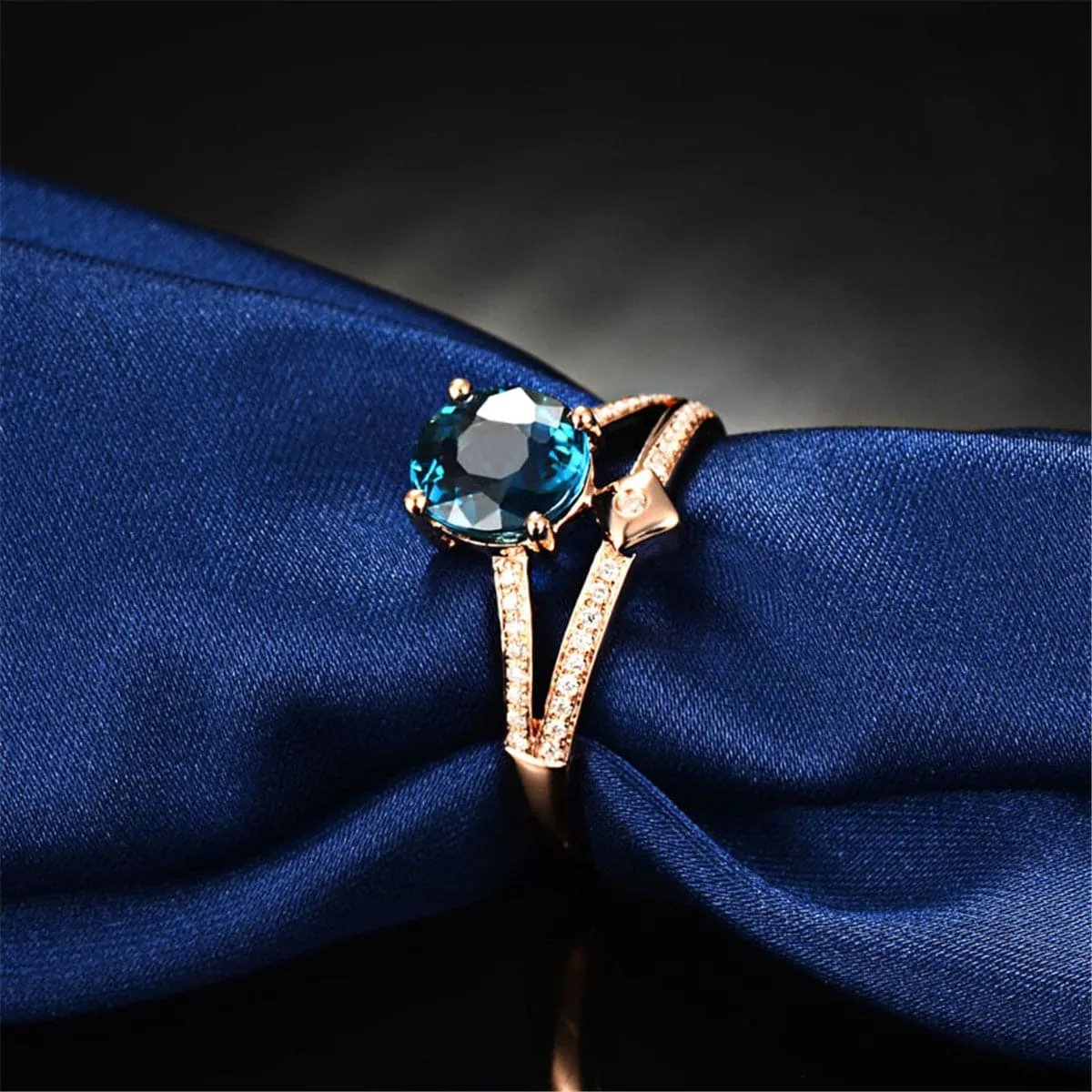 Blue Crystal & Cubic Zirconia 18K Rose Gold-Plated Two-Row Round Ring