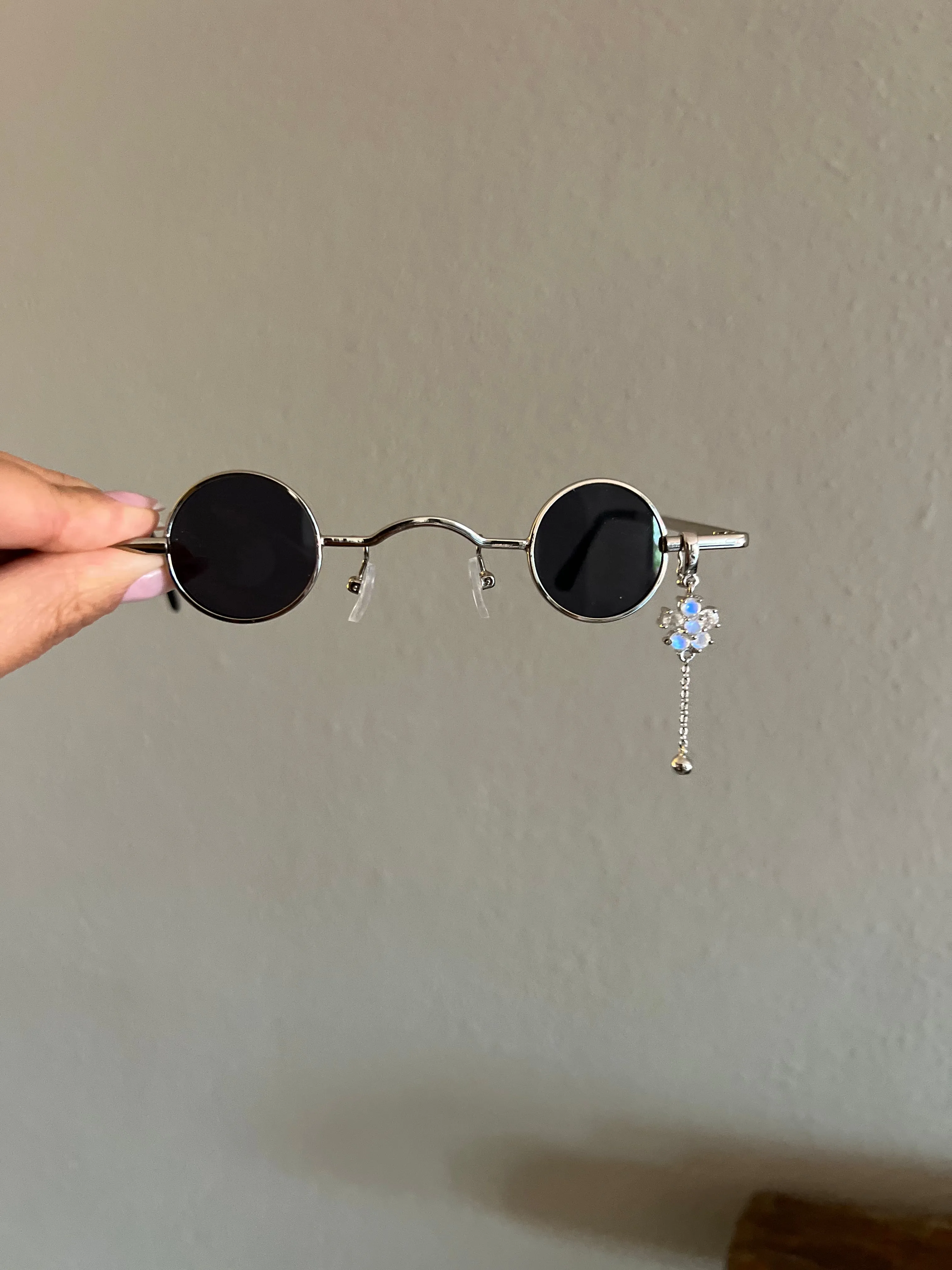Blue Moonstone Flower Charm Small Frame Vintage Round Sunglasses