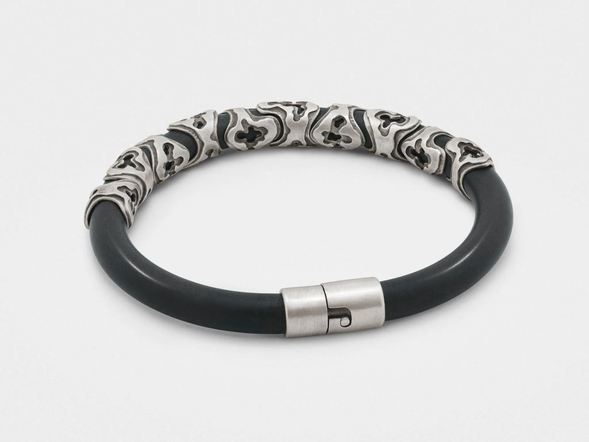 Camo Armor Cord Bracelet in Silver