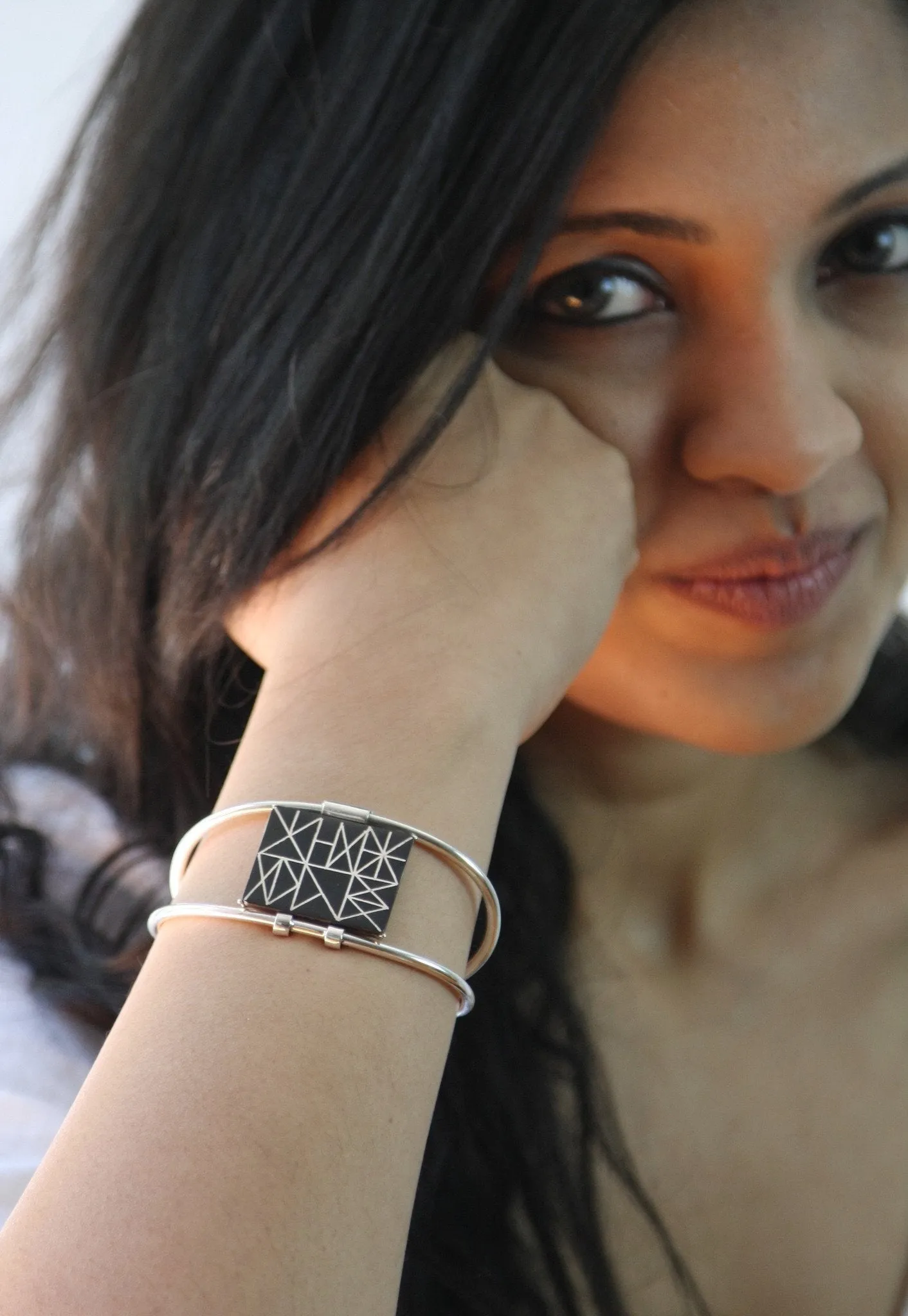 Can't-take-eyes-off-it rectangular Bidri cuff