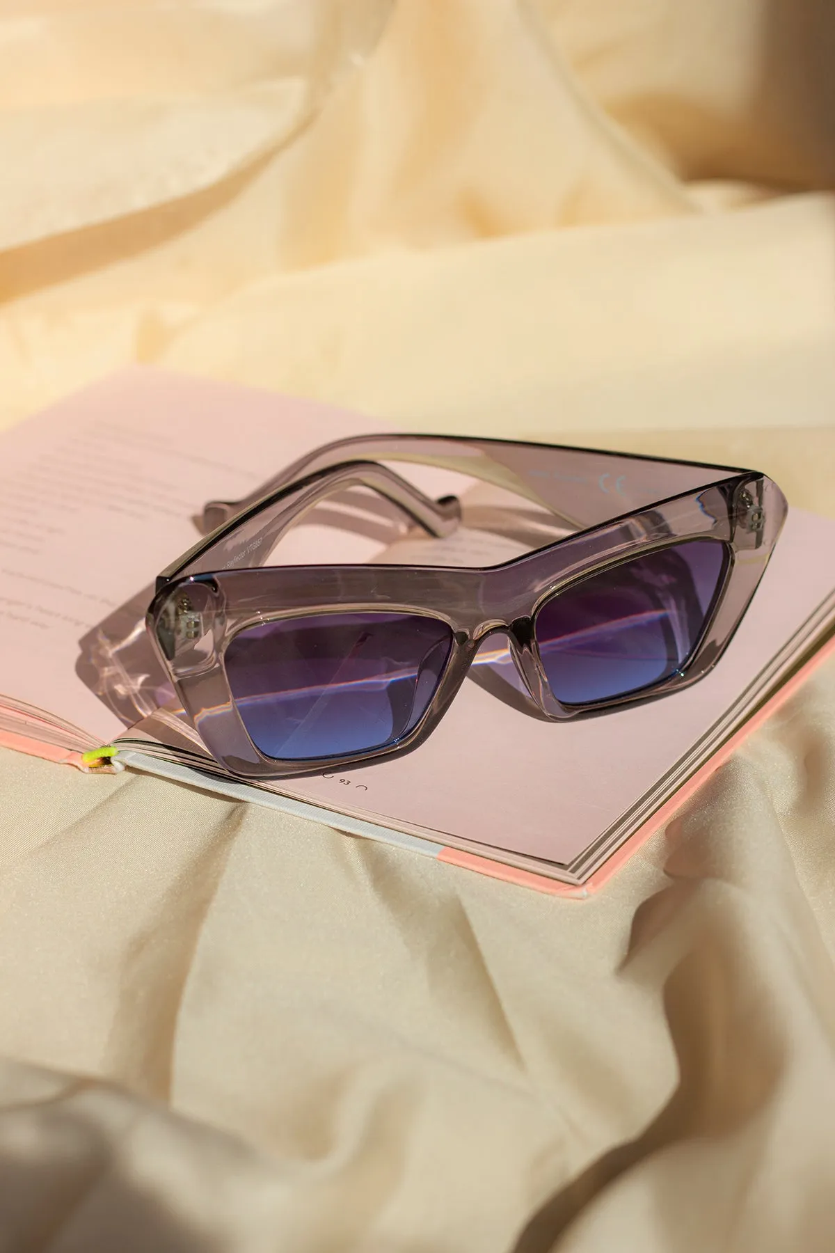 Chunky Oblong Cat Eye Sunglasses