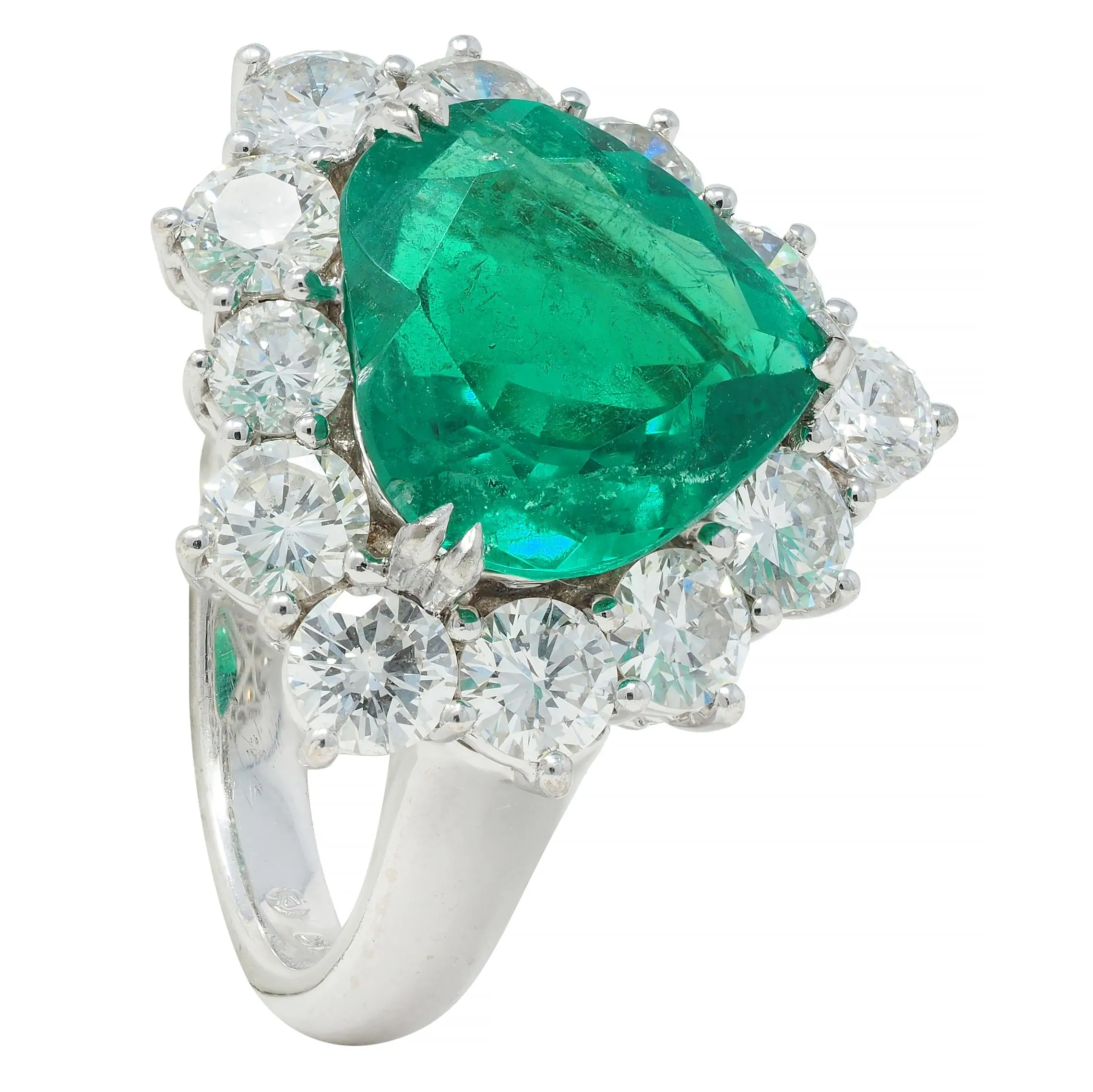 Contemporary 7.00 CTW Colombian Emerald Diamond 18 Karat White Gold Heart Halo Ring AGL