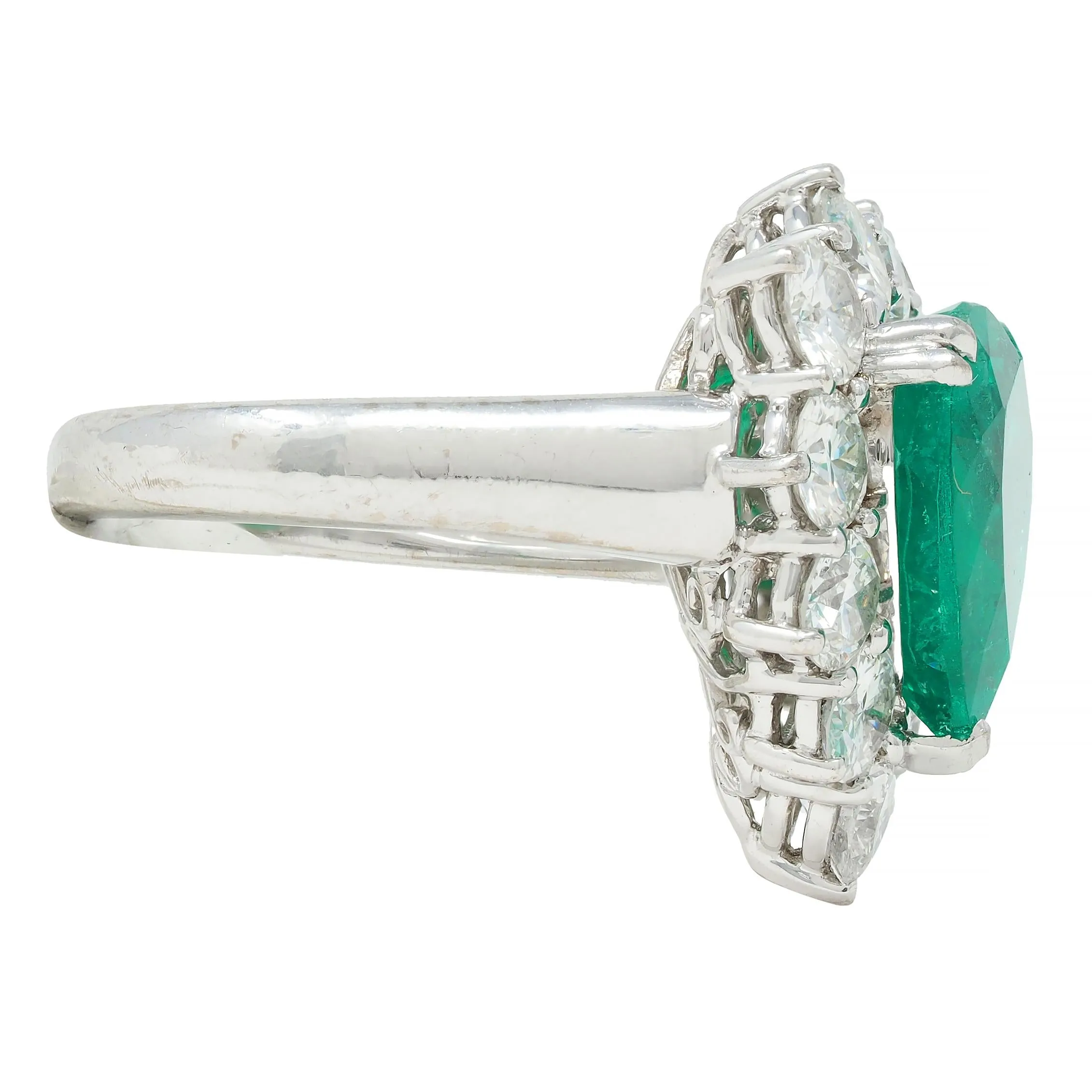 Contemporary 7.00 CTW Colombian Emerald Diamond 18 Karat White Gold Heart Halo Ring AGL