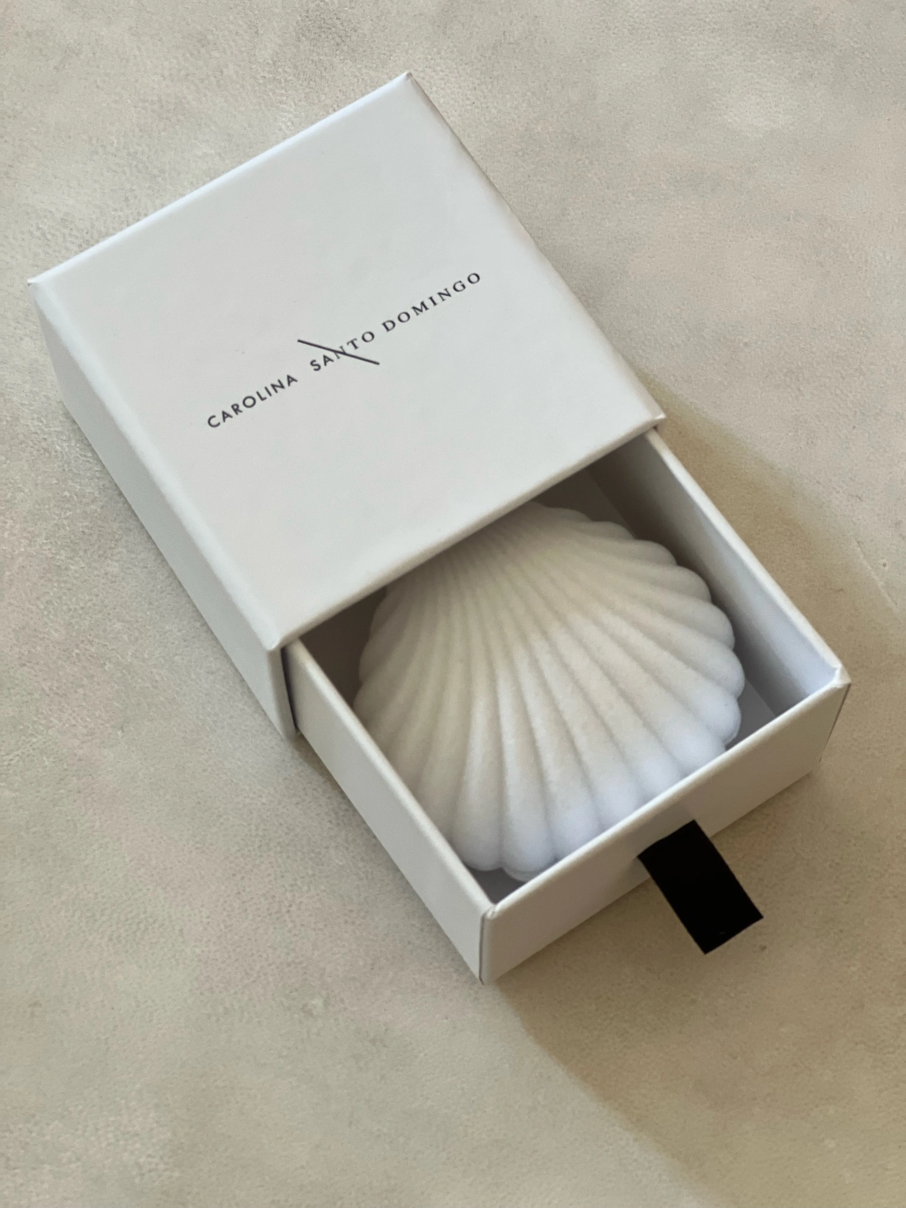 FLOATING PEARL NECKLACE BLACK