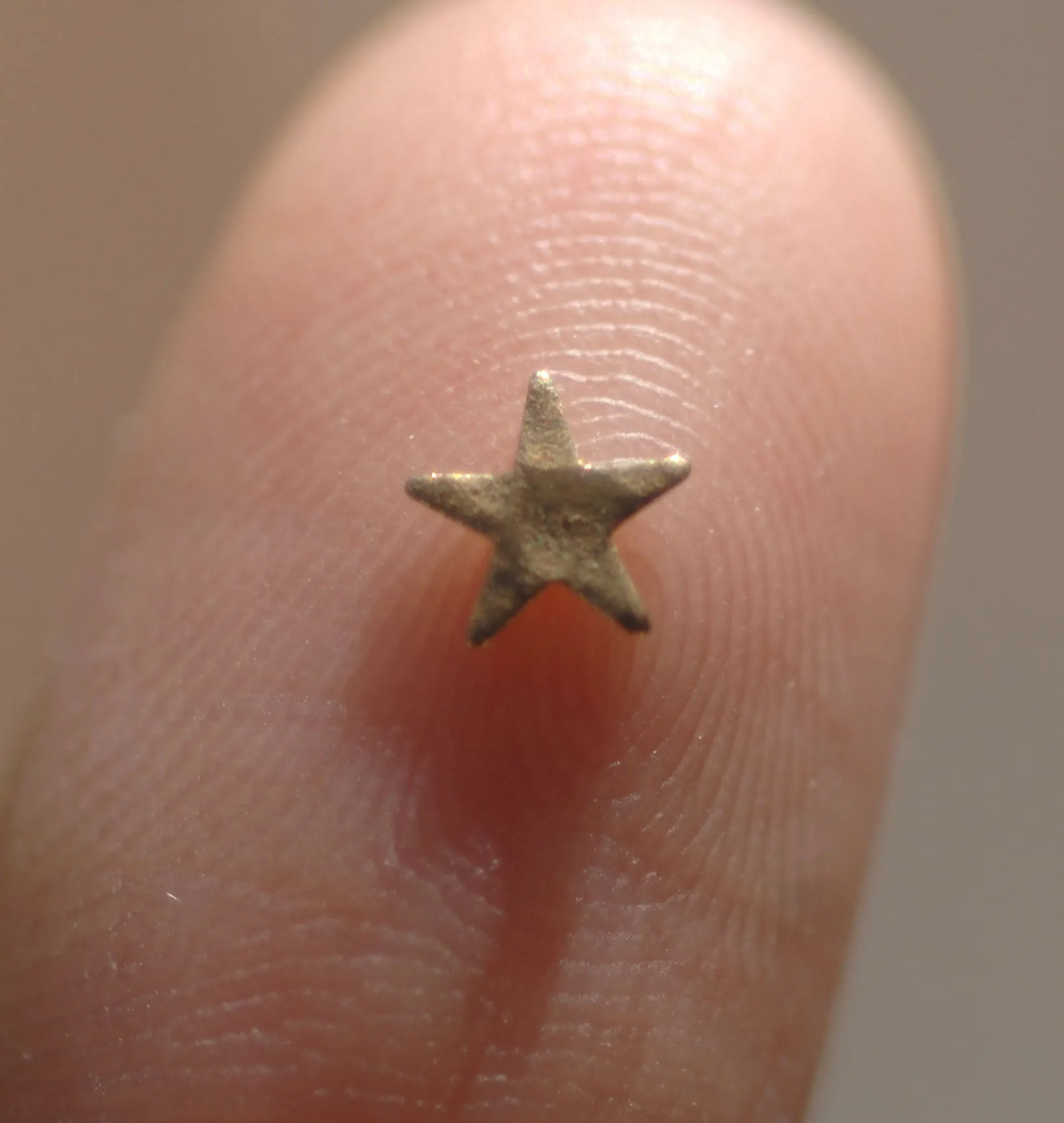 Hammered Tiny metal Star 4.5mm blanks
