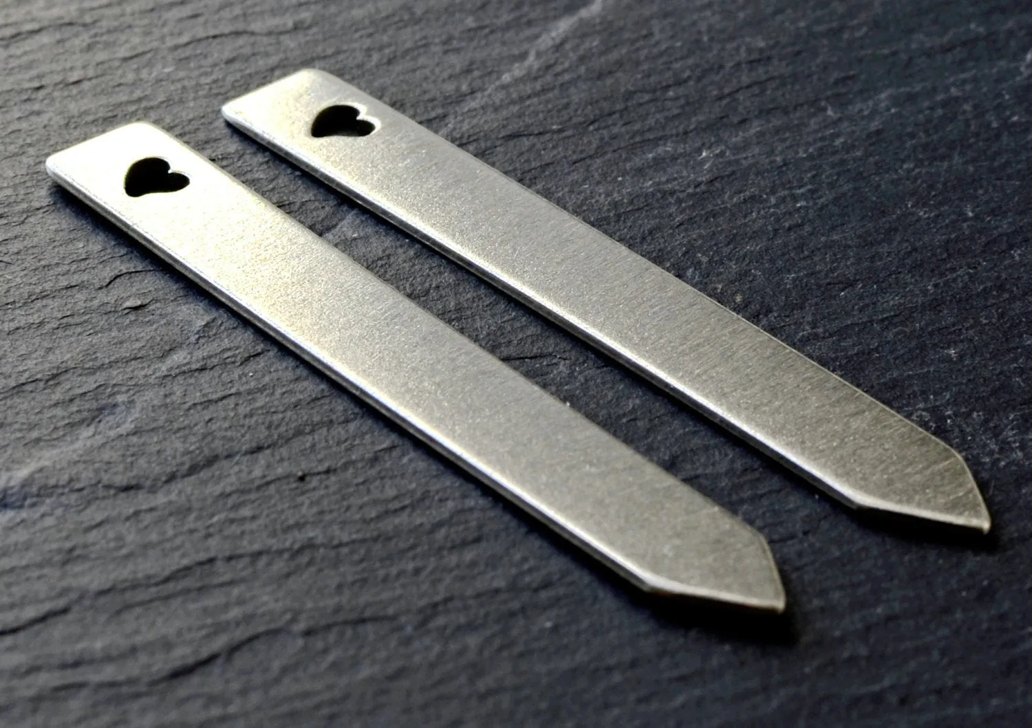 Heart cutouts in sterling silver collar stays with space for you to personalize