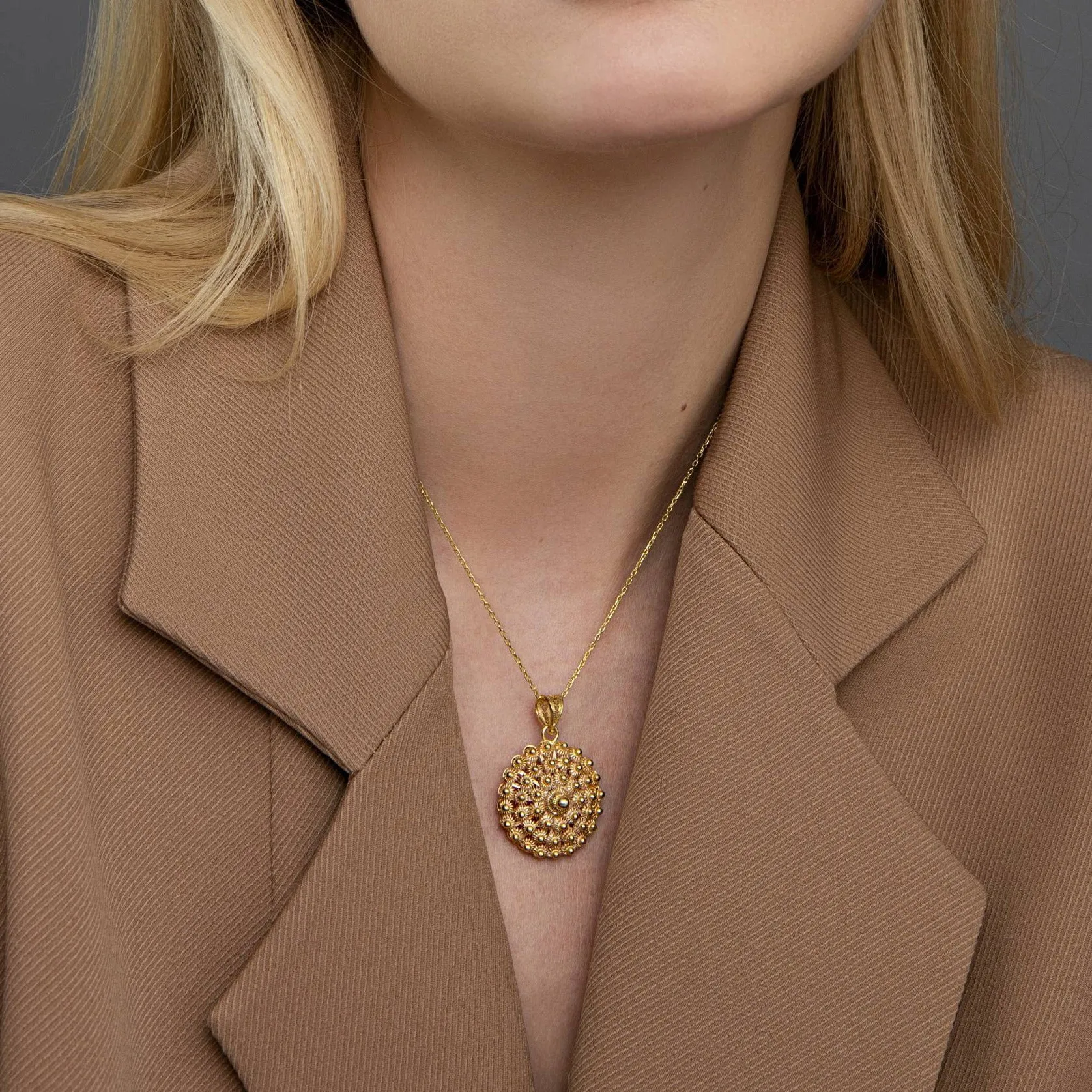 Helen Pendant (Gold)