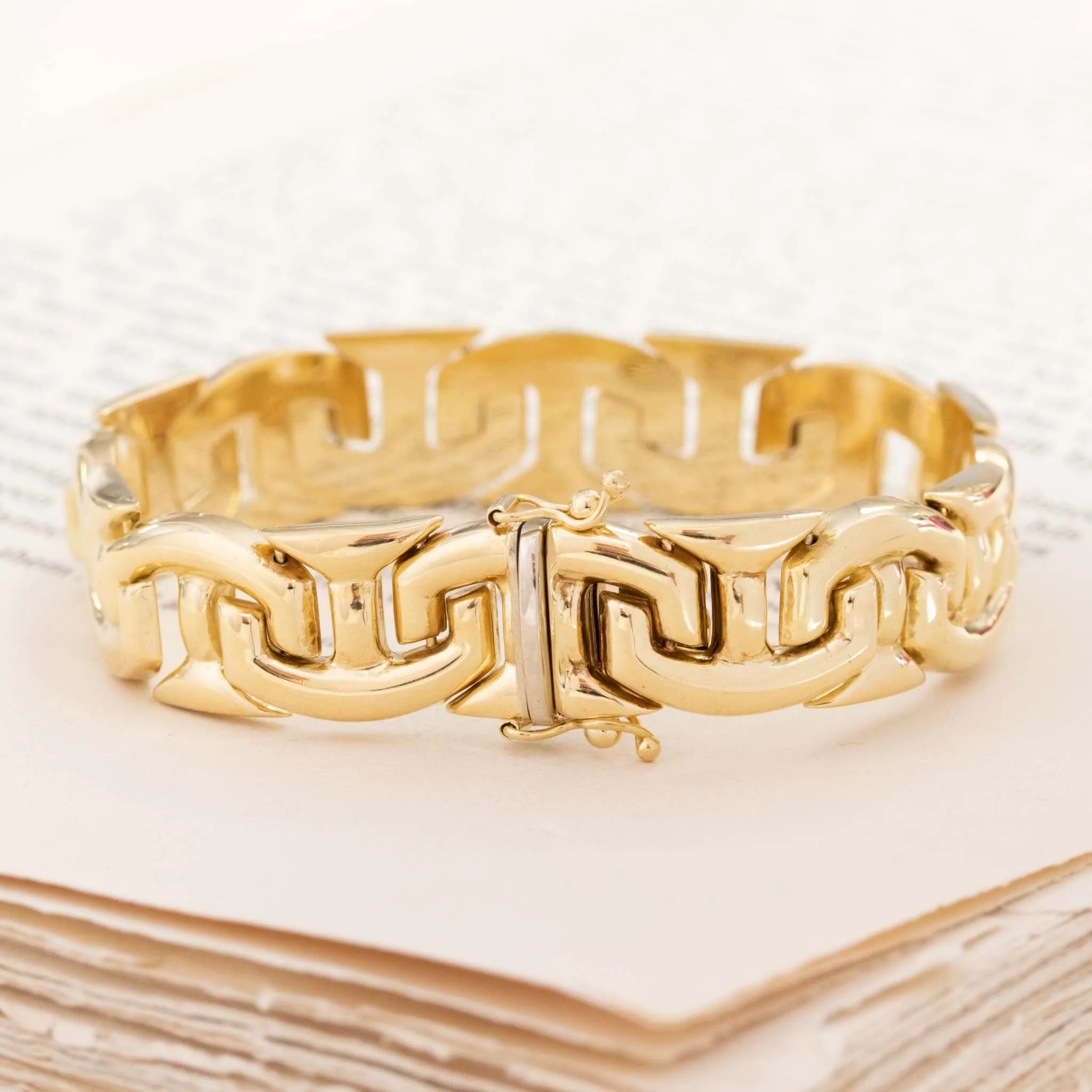 Interlocking T Link Italian Bracelet 18kt