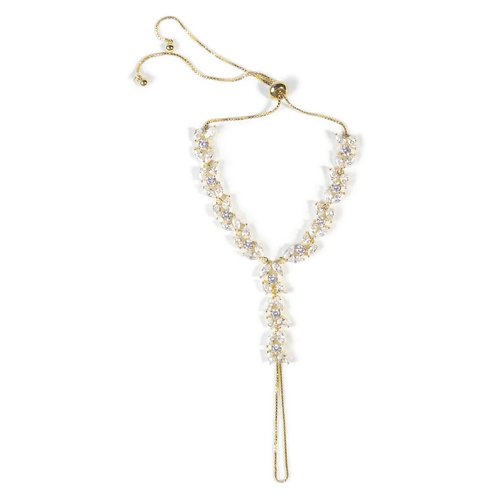 La Belle Romantique Diamontage™ 8.6 Carat Finger Bracelet