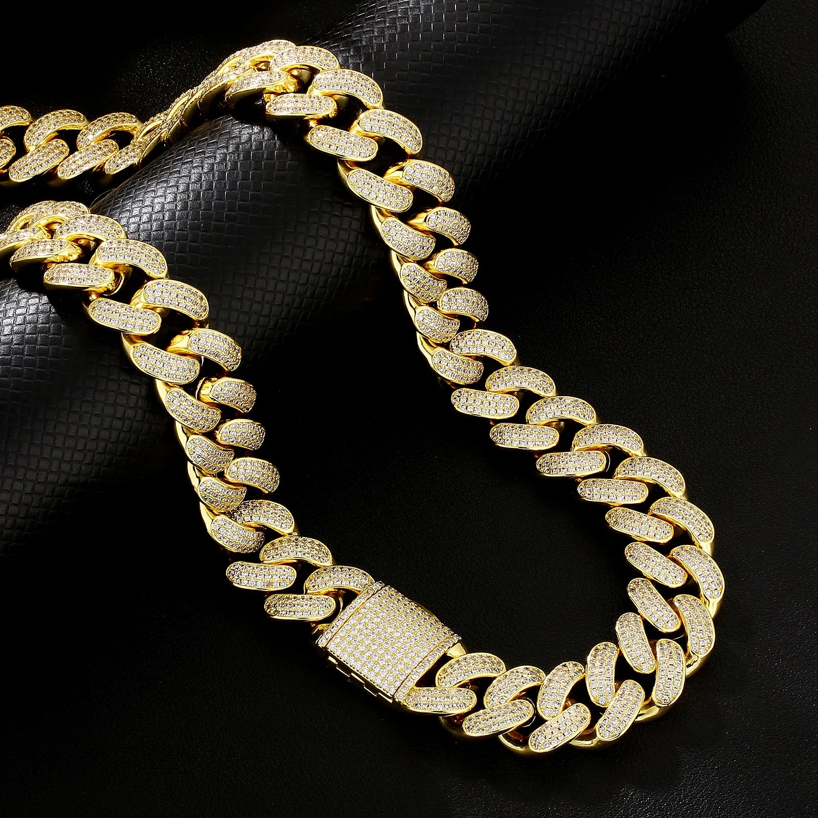 【NEW】18mm Iced Out Diamond Cuban Link Chain 0325 KRKC
