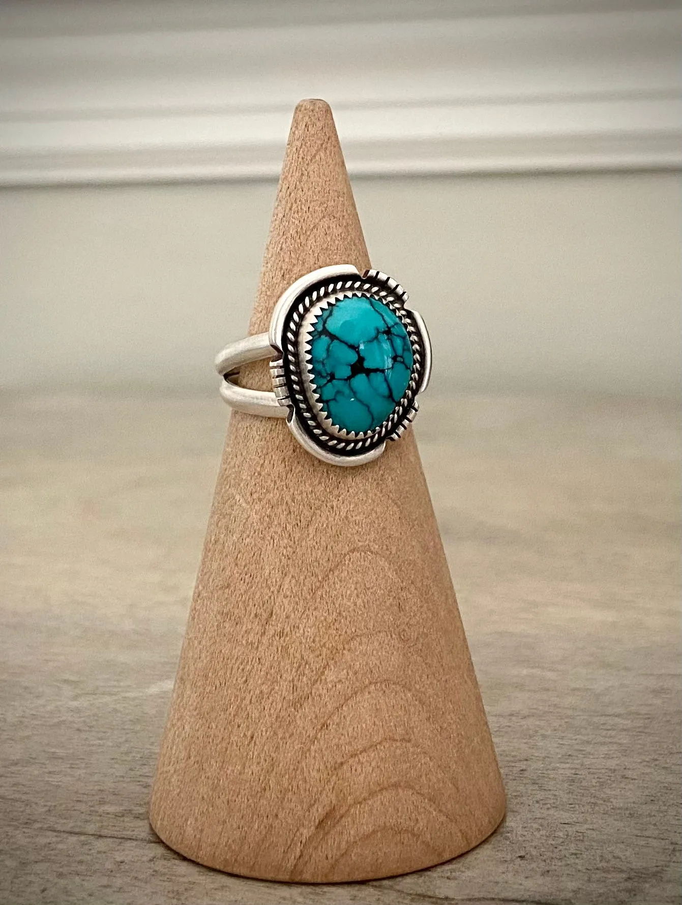 Notched Hubei Turquoise Ring