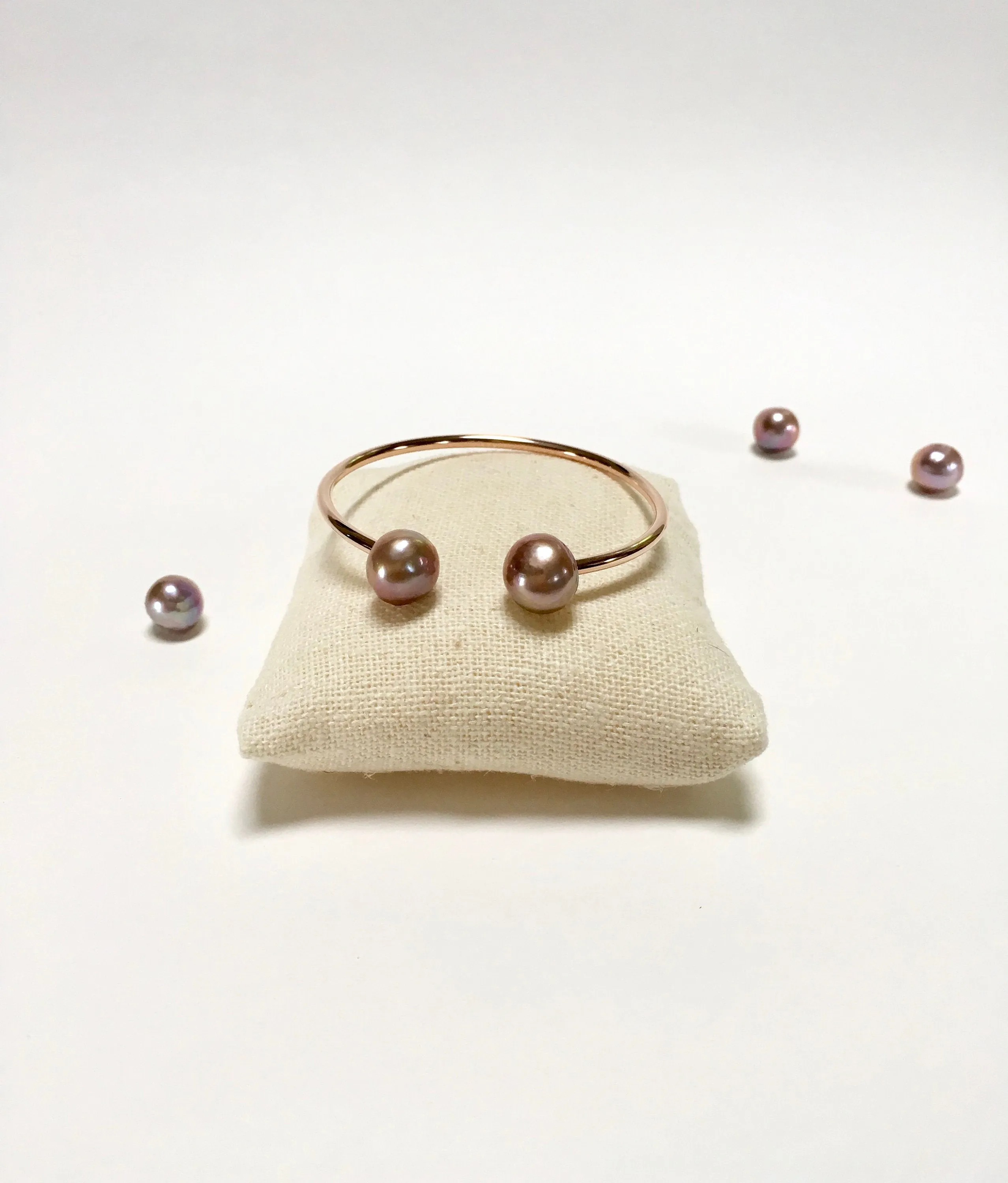 Pink Edison Pearl Smooth Cuff