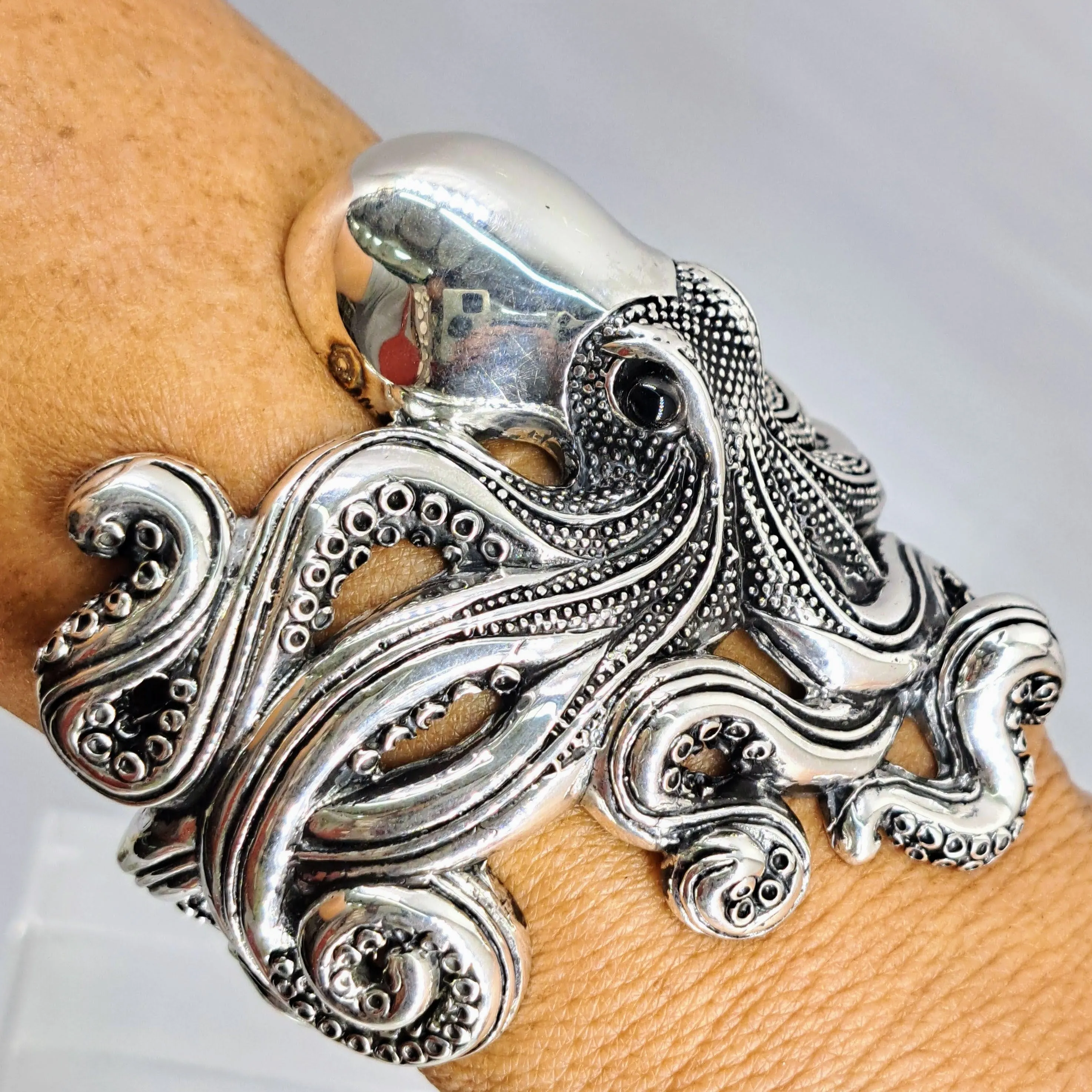 "The Kraken" Sz Med to Lg Bracelet - Sterling Silver, Onyx Eyes