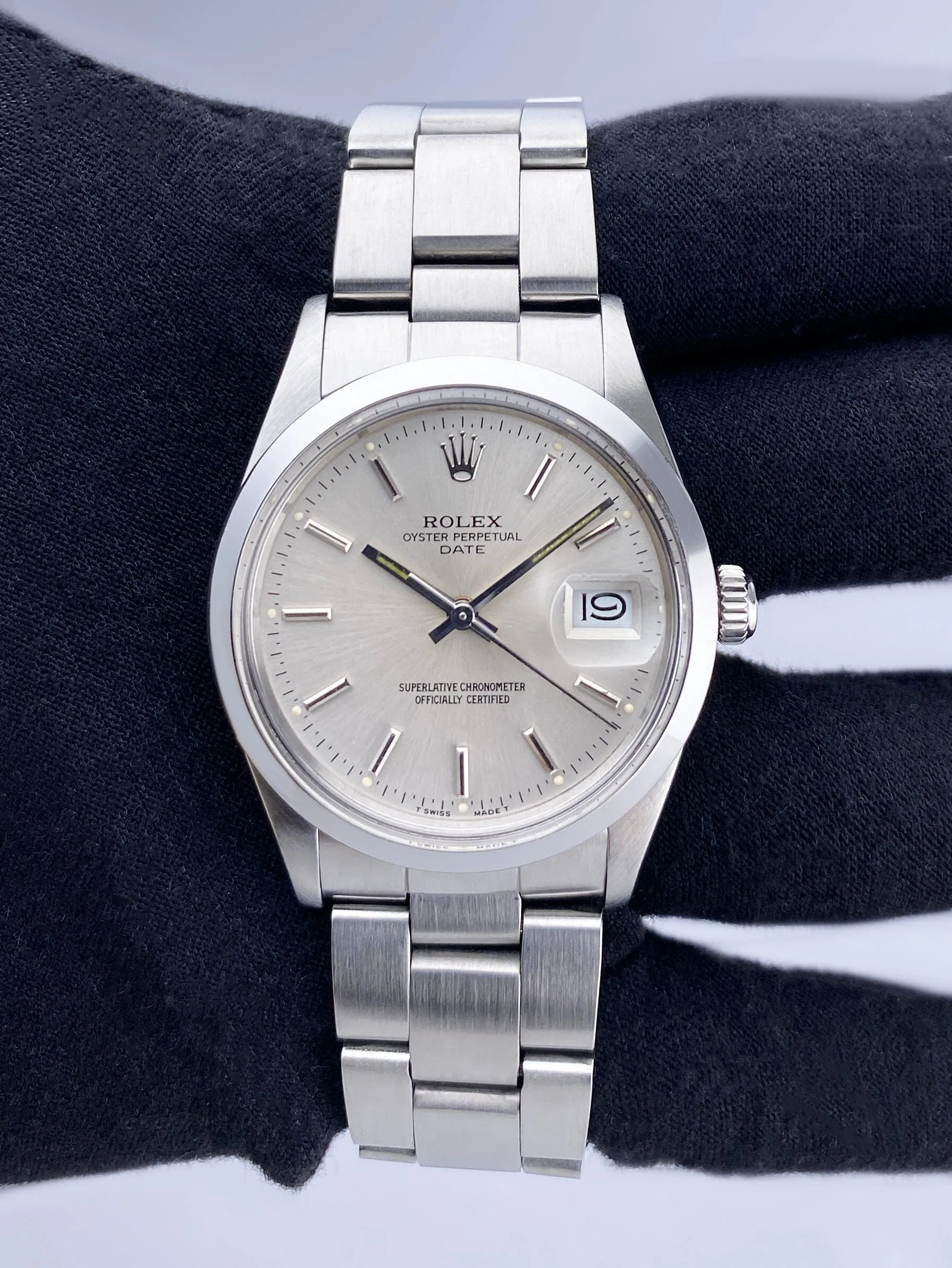 Rolex Oyster Perpetual Date 15000 Silver Dial Mens Watch