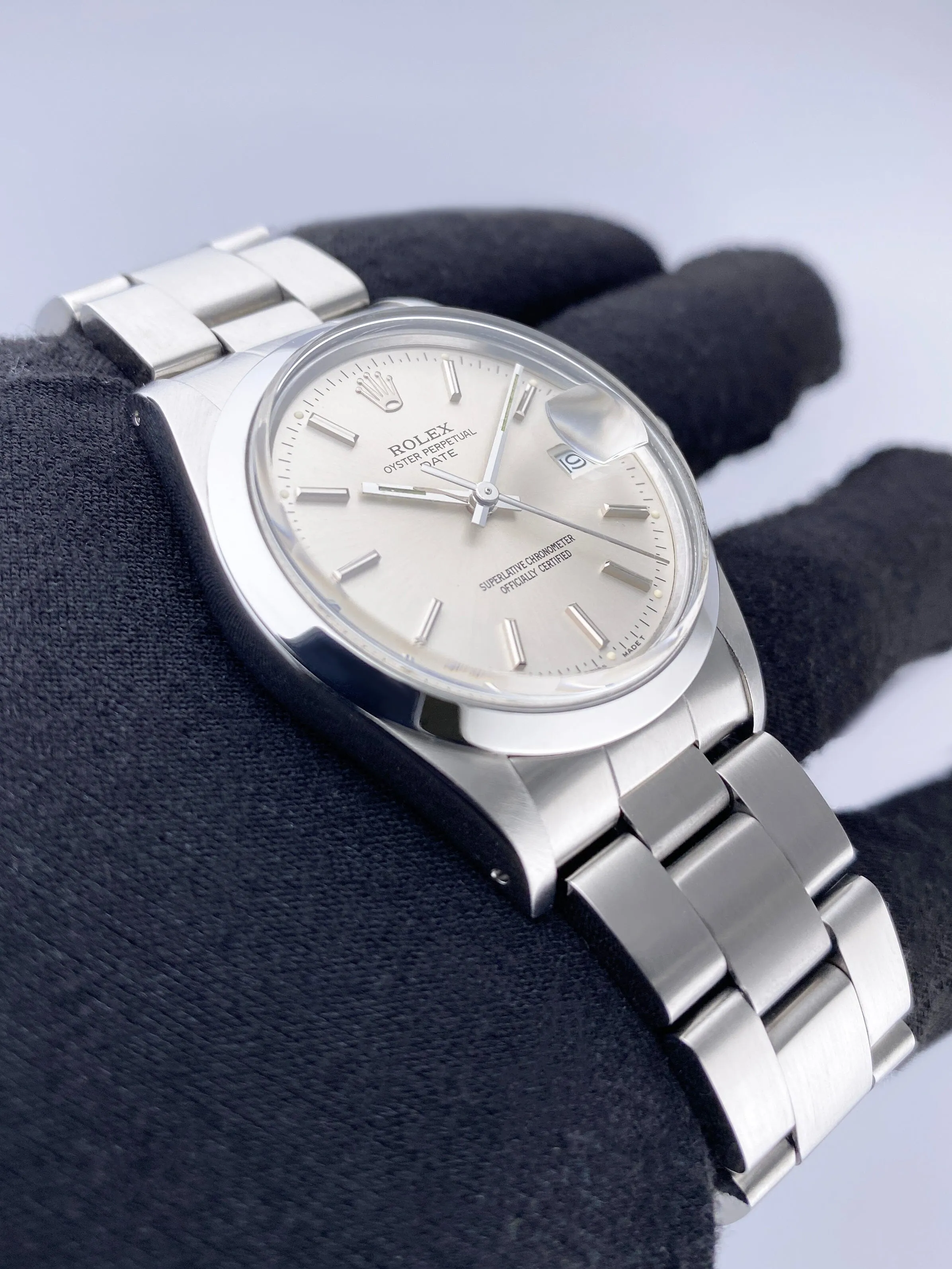Rolex Oyster Perpetual Date 15000 Silver Dial Mens Watch