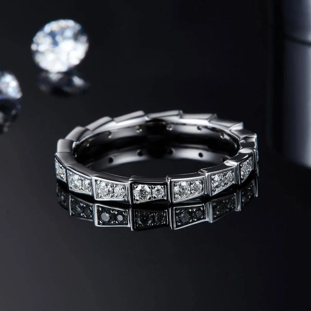 Round Cut Diamond Wedding Ring