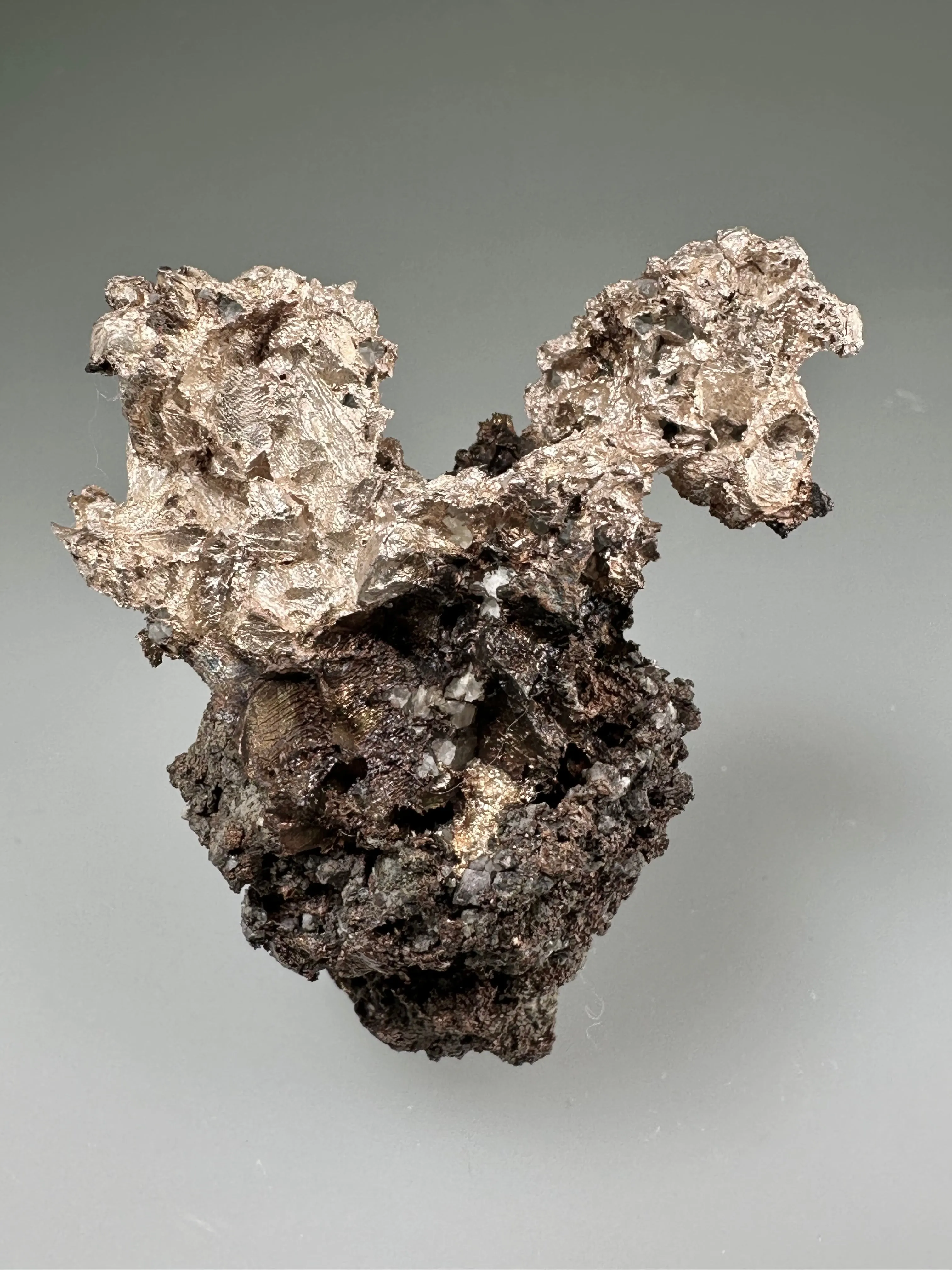 Silver and Copper, Calumet & Hecla Mining Company, Lake Superior Copper District, Houghton County, Michigan, Miniature 3 x 4.7 x 6 cm, $450. Online Oct. 9.