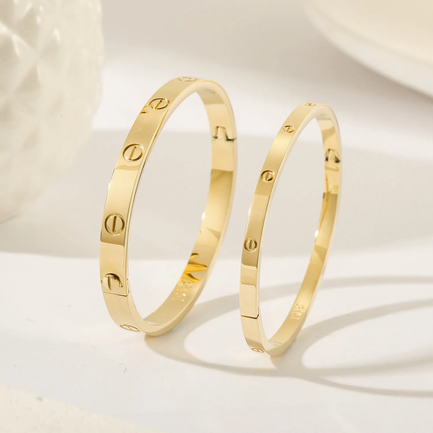 Stainless steel round smooth surface bracelet-NSB1820ST-S