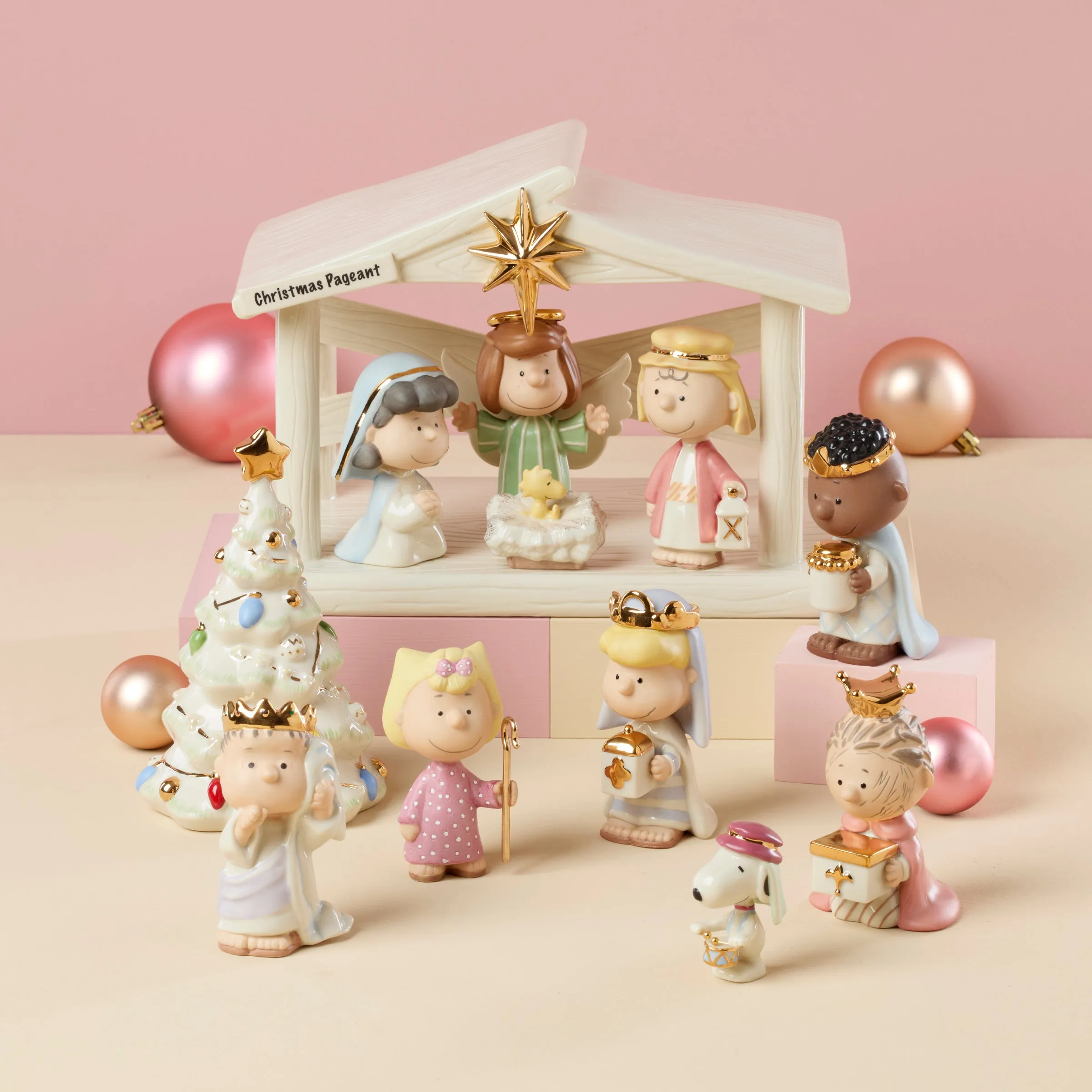 The Peanuts Christmas Pageant 12-Piece Set