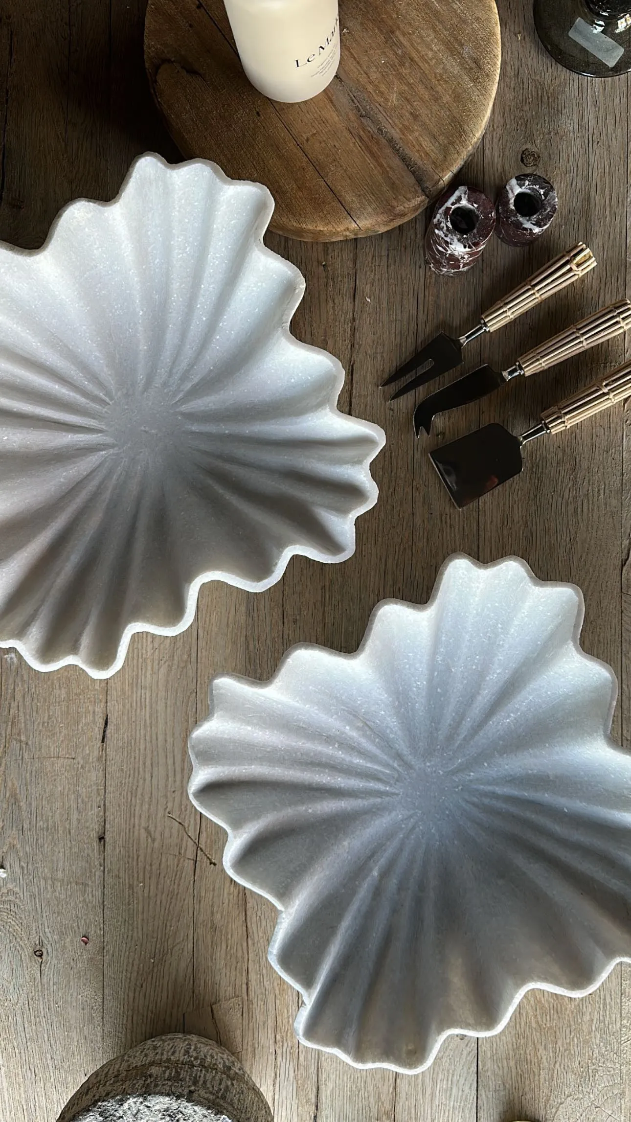 The Scalloped Marble Bowl