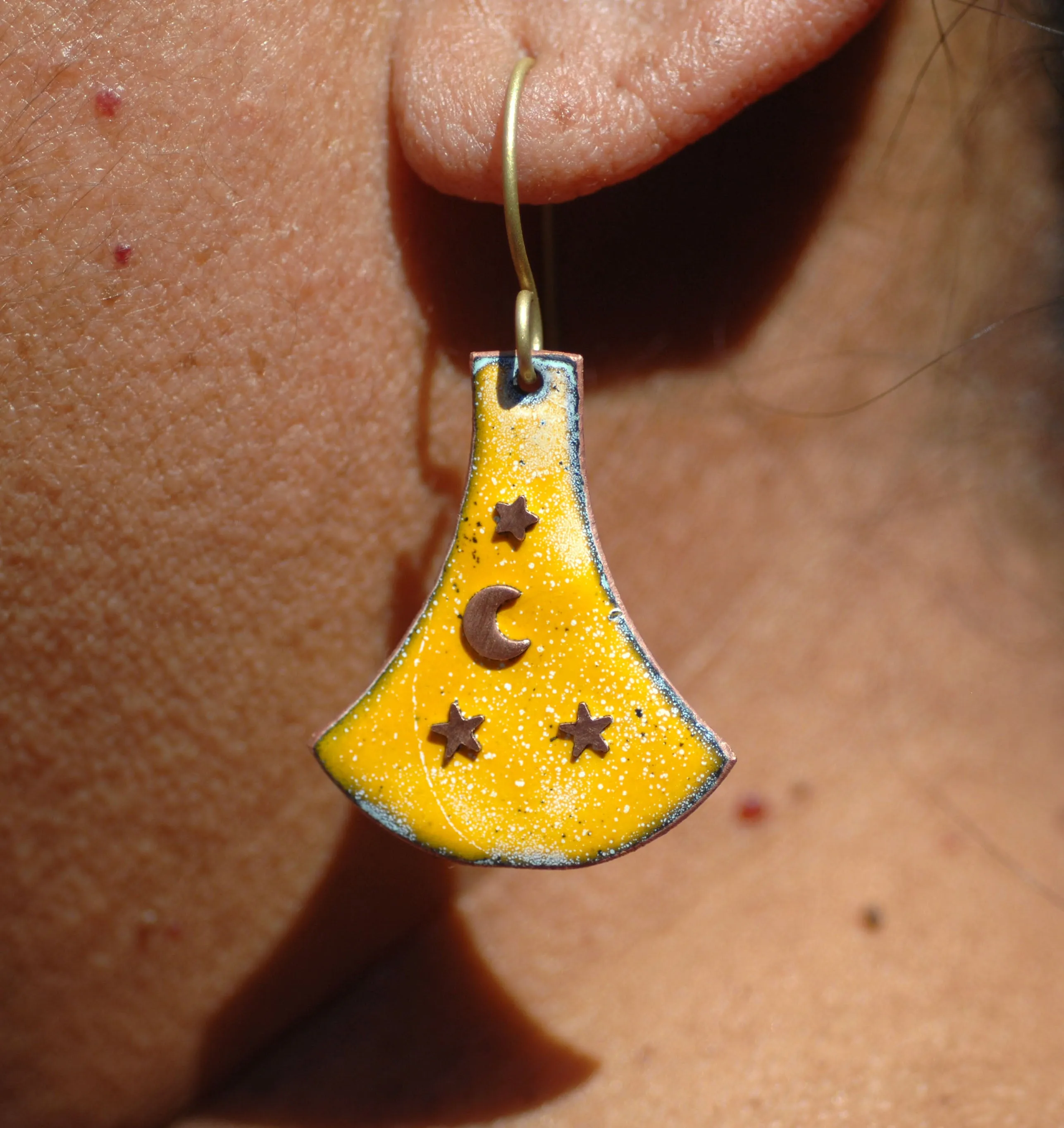 Tiny Metal Hexagon Star 4.5mm