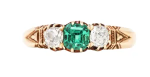 Victorian 1.00 CTW Emerald Old Mine Cut Diamond 14 Karat Yellow Gold Belcher Antique Three Stone Ring