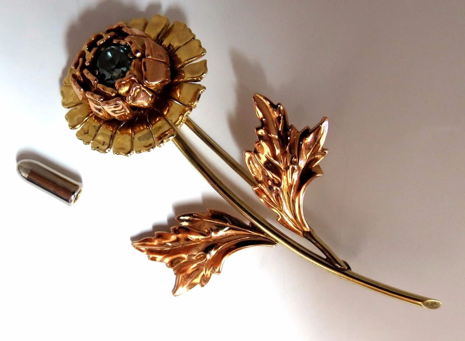 Vintage 1.75ct natural Indigo Zircon Flower Pin 14kt 3D