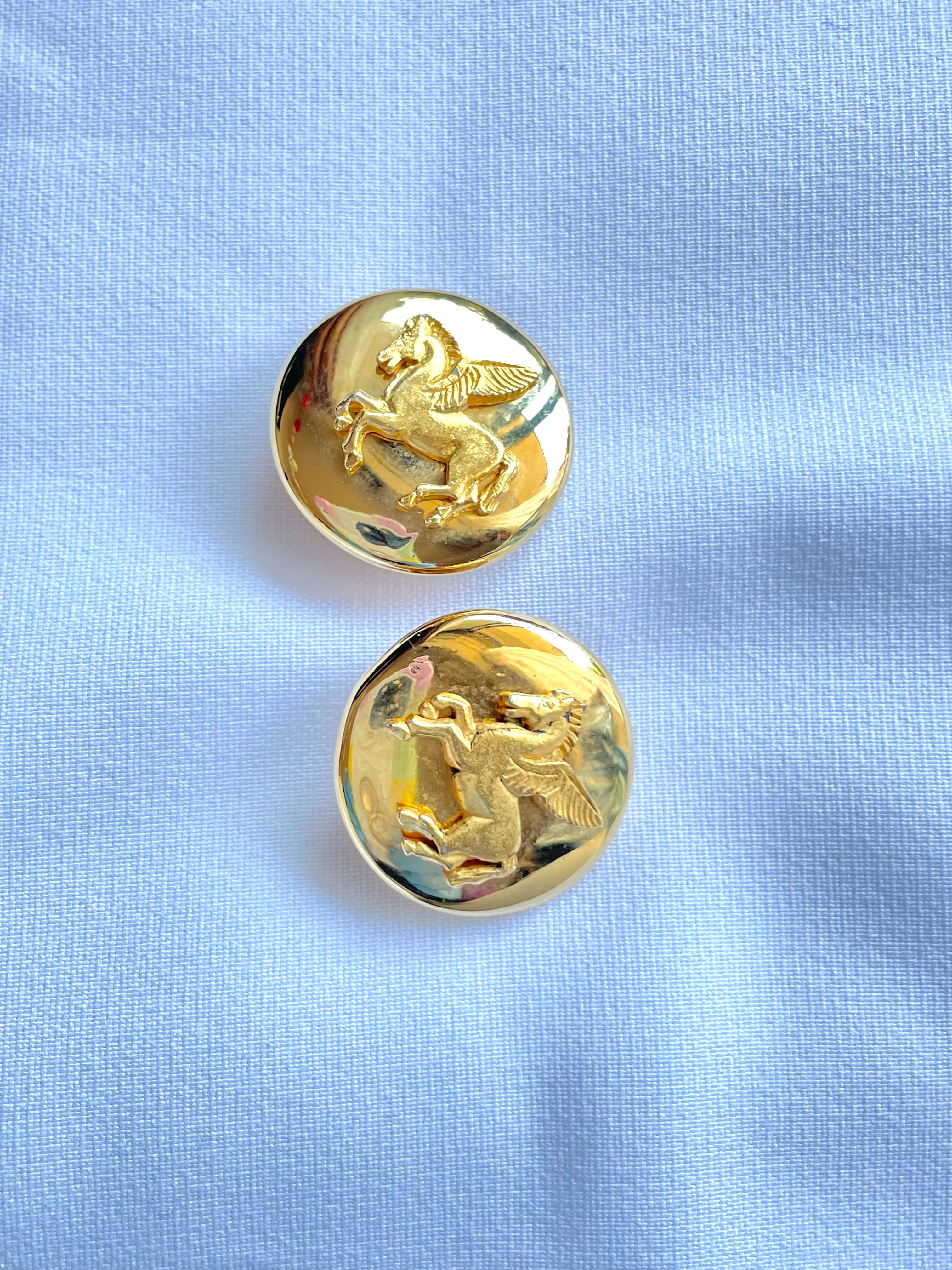 W2 Vintage HERMES gold tone round earrings with Pegasus. Fabulous jewelry piece back in the old era. 050328ac2