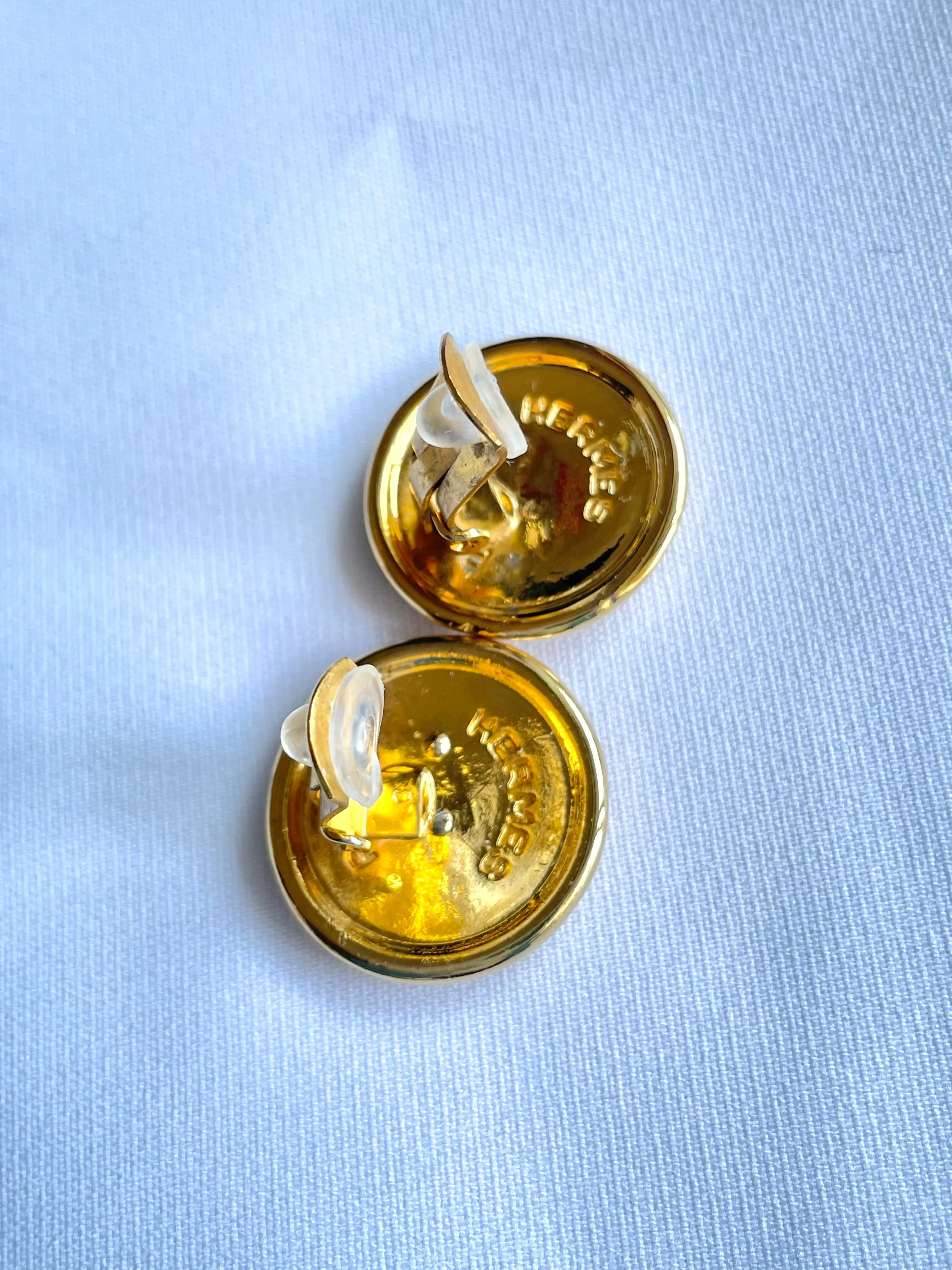 W2 Vintage HERMES gold tone round earrings with Pegasus. Fabulous jewelry piece back in the old era. 050328ac2