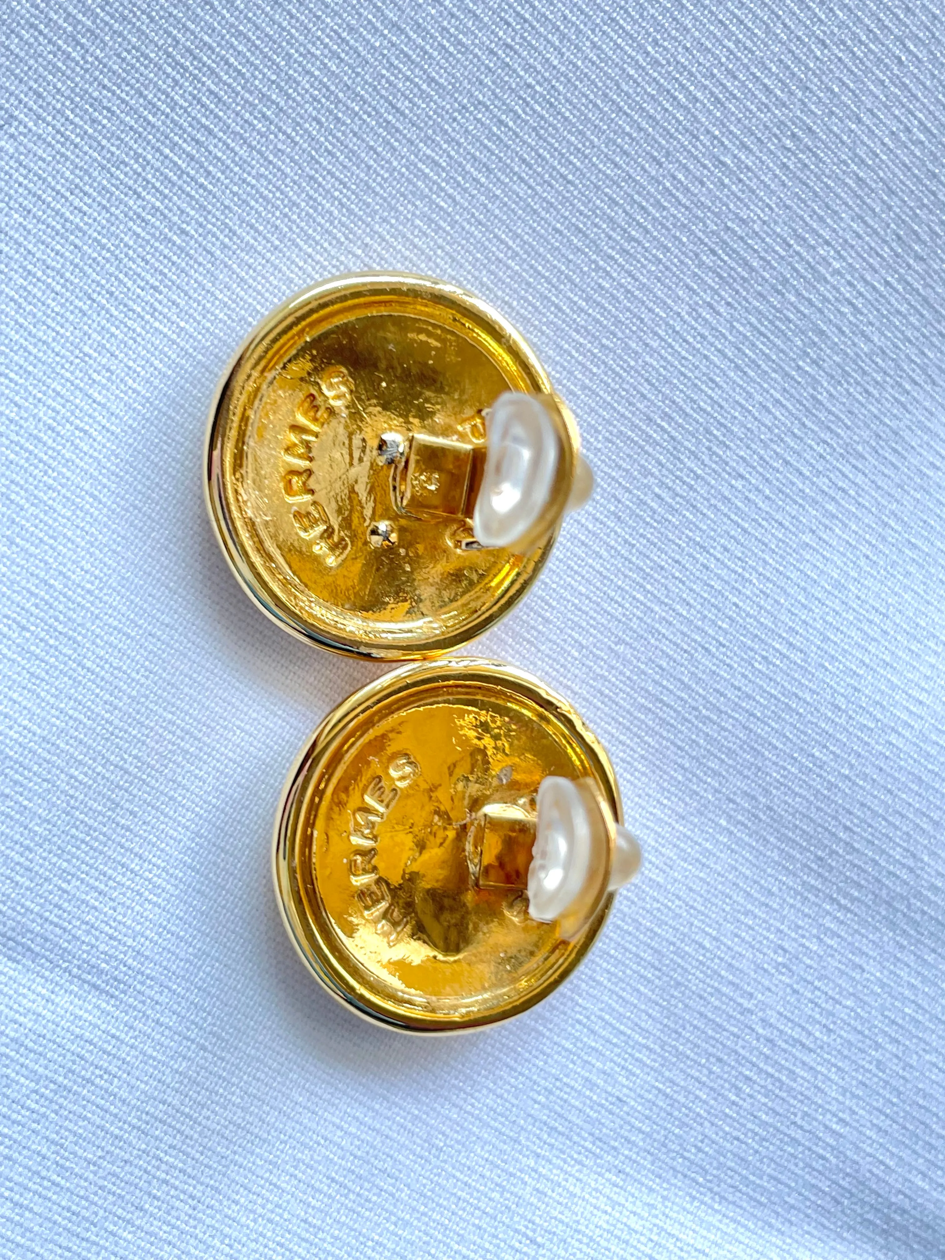 W2 Vintage HERMES gold tone round earrings with Pegasus. Fabulous jewelry piece back in the old era. 050328ac2